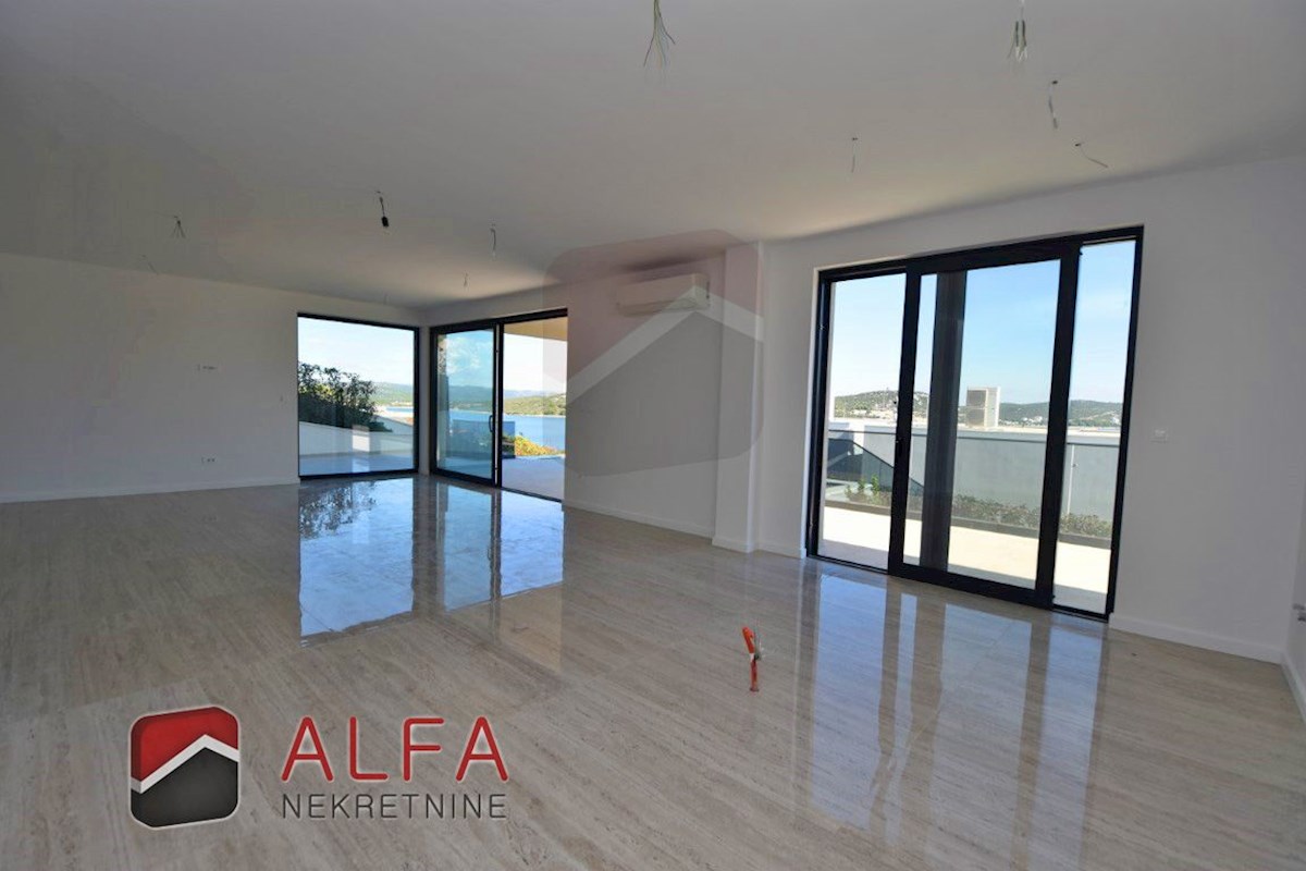 Hrvaška, otok Murter, Betina – ATRAKTIVNO – nova luksuzna družinska vila naprodaj, bazen, garaža in pogled na morje