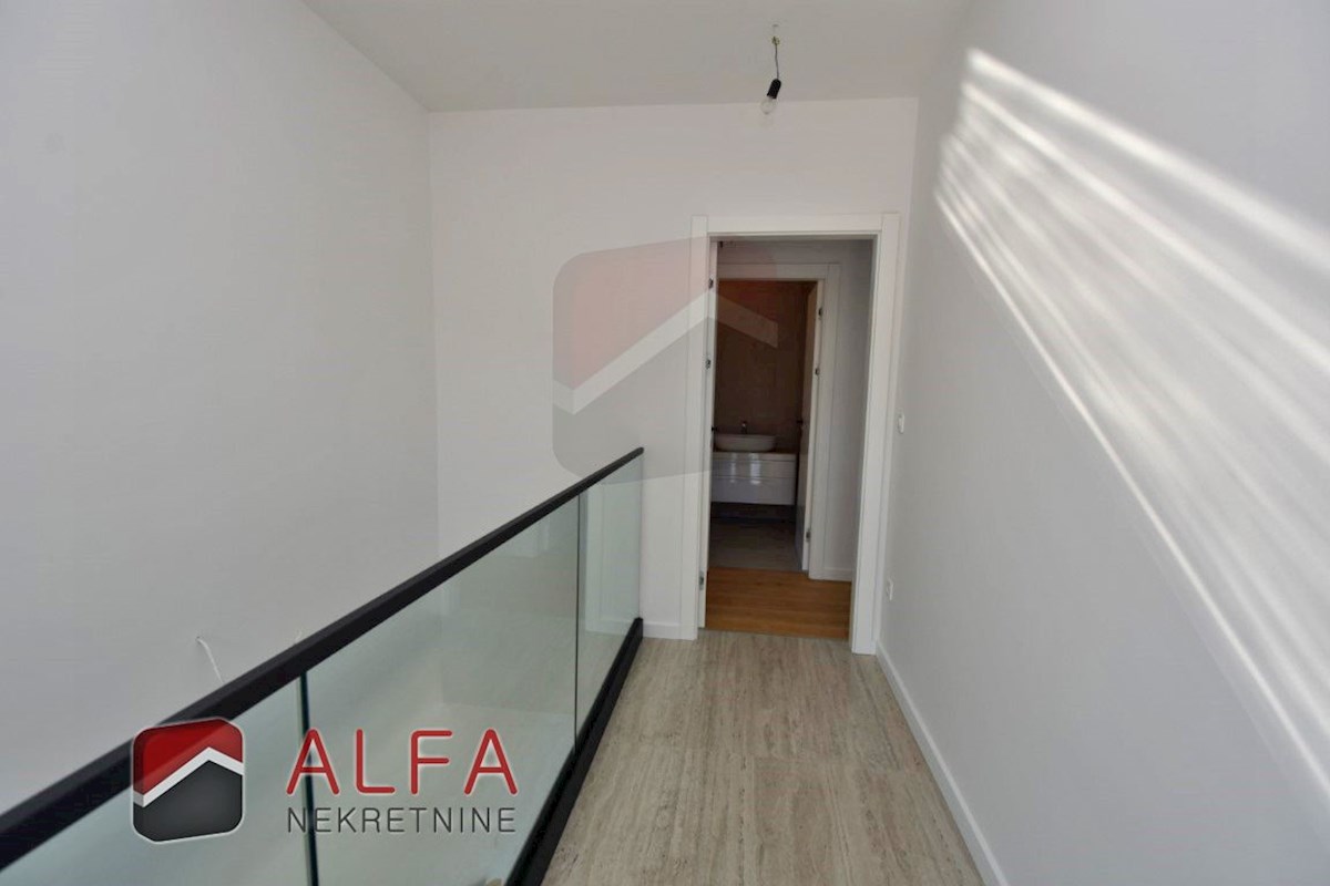 Hrvaška, otok Murter, Betina – ATRAKTIVNO – nova luksuzna družinska vila naprodaj, bazen, garaža in pogled na morje