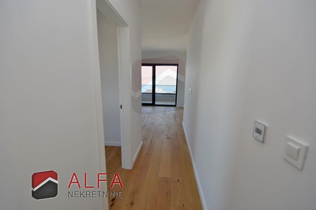 Hrvaška, otok Murter, Betina – ATRAKTIVNO – nova luksuzna družinska vila naprodaj, bazen, garaža in pogled na morje