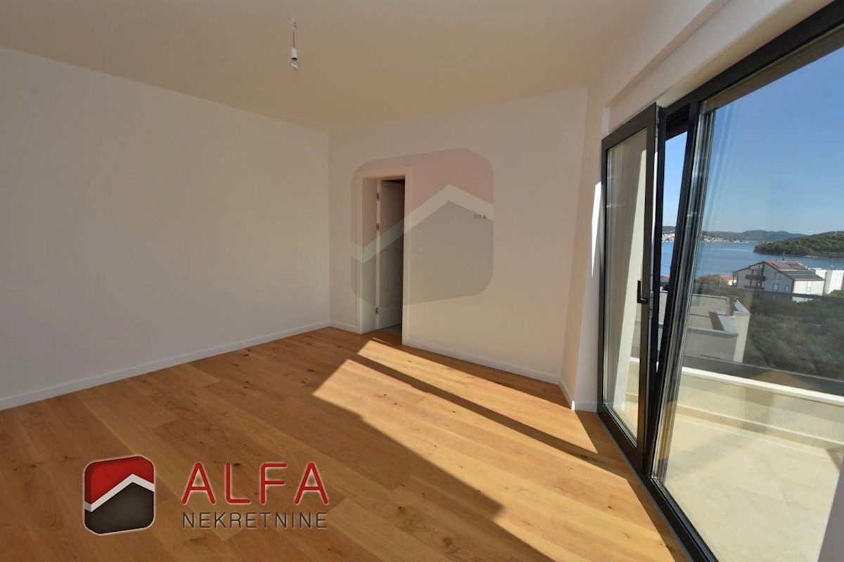 Hrvaška, otok Murter, Betina – ATRAKTIVNO – nova luksuzna družinska vila naprodaj, bazen, garaža in pogled na morje