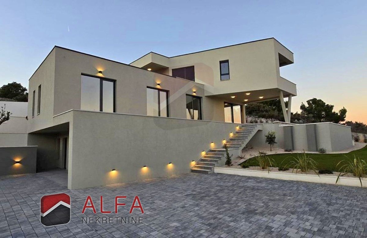 Hrvaška, otok Murter, Betina – ATRAKTIVNO – nova luksuzna družinska vila naprodaj, bazen, garaža in pogled na morje