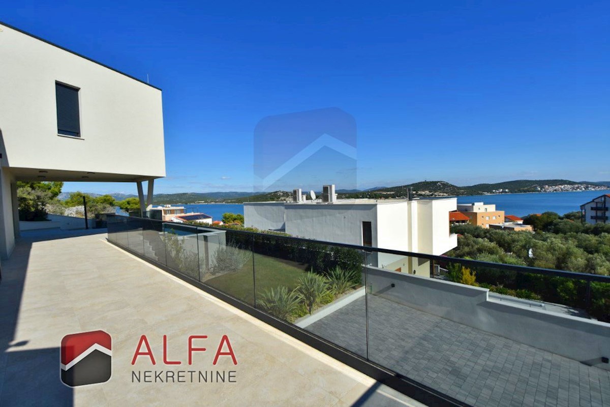 Hrvaška, otok Murter, Betina – ATRAKTIVNO – nova luksuzna družinska vila naprodaj, bazen, garaža in pogled na morje