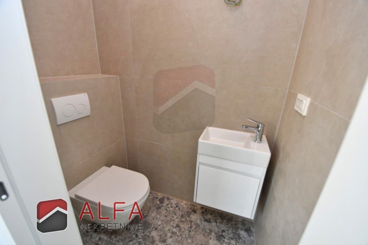 Hrvaška, otok Murter, Betina – ATRAKTIVNO – nova luksuzna družinska vila naprodaj, bazen, garaža in pogled na morje