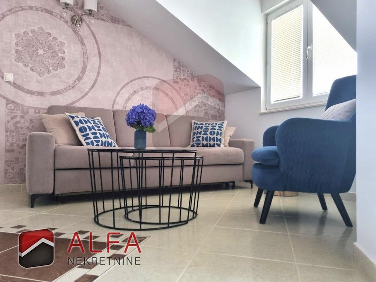 Hrvaška, Vodice, prodaja čudovito opremljeno dvosobno stanovanje v bližini morja