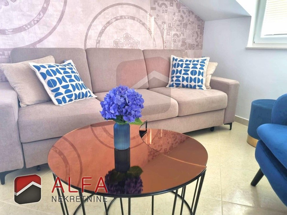 Hrvaška, Vodice, prodaja čudovito opremljeno dvosobno stanovanje v bližini morja