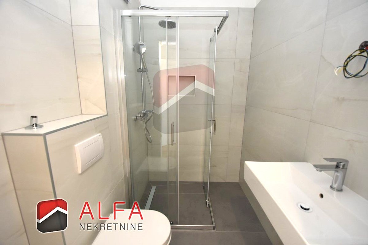 Hrvaška, Vodice, prodamo nov komforten trisobni apartma, prvo nadstropje ​