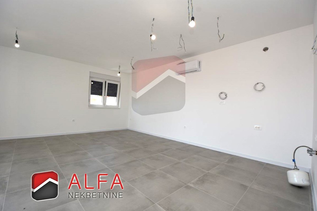 Hrvaška, Vodice, prodamo nov komforten trisobni apartma, prvo nadstropje ​