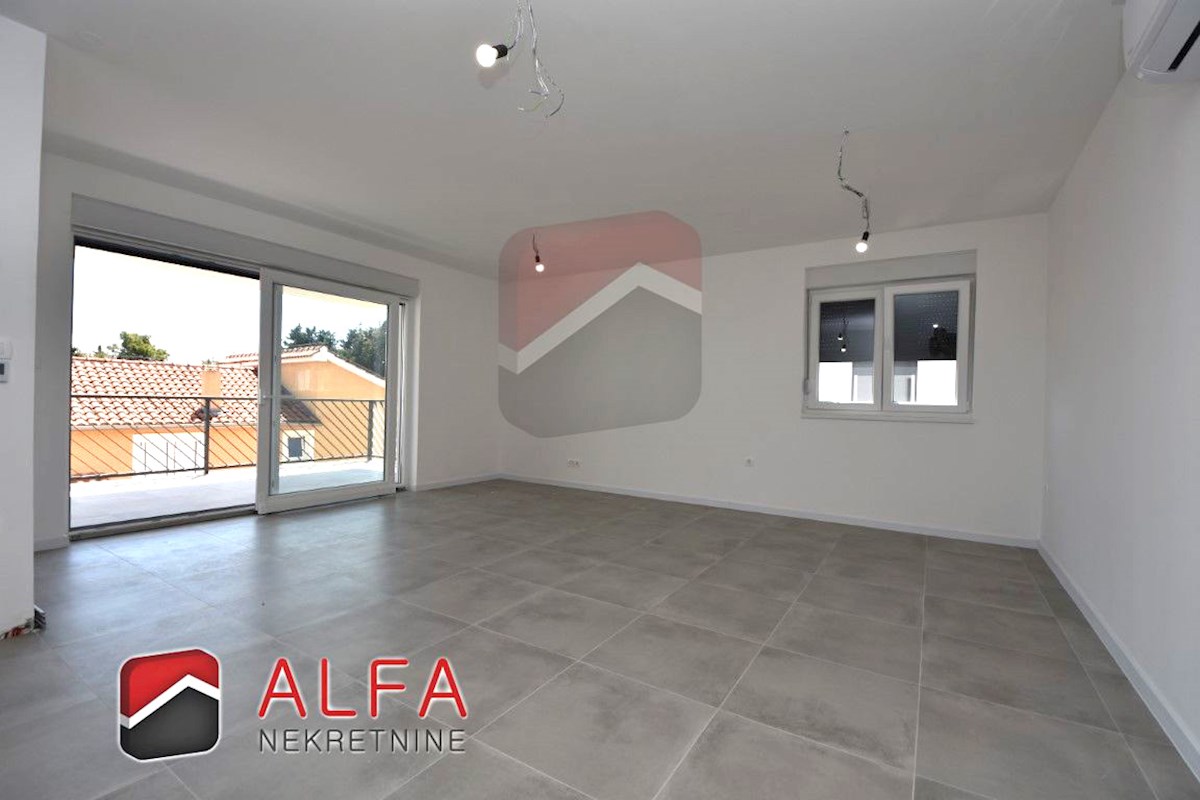 Hrvaška, Vodice, prodamo nov komforten trisobni apartma, prvo nadstropje ​