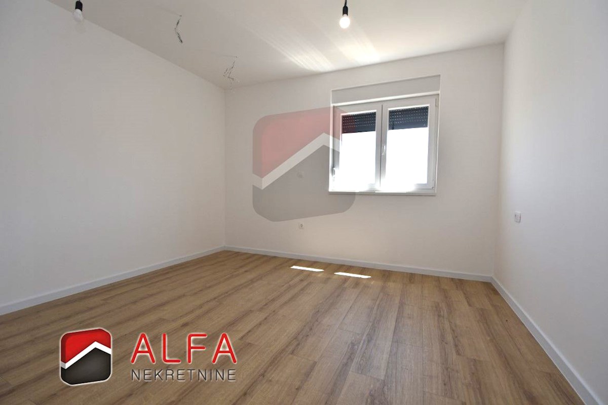 Hrvaška, Vodice, prodamo nov komforten trisobni apartma, prvo nadstropje ​