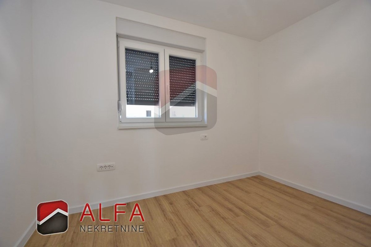Hrvaška, Vodice, prodamo nov komforten trisobni apartma, prvo nadstropje ​