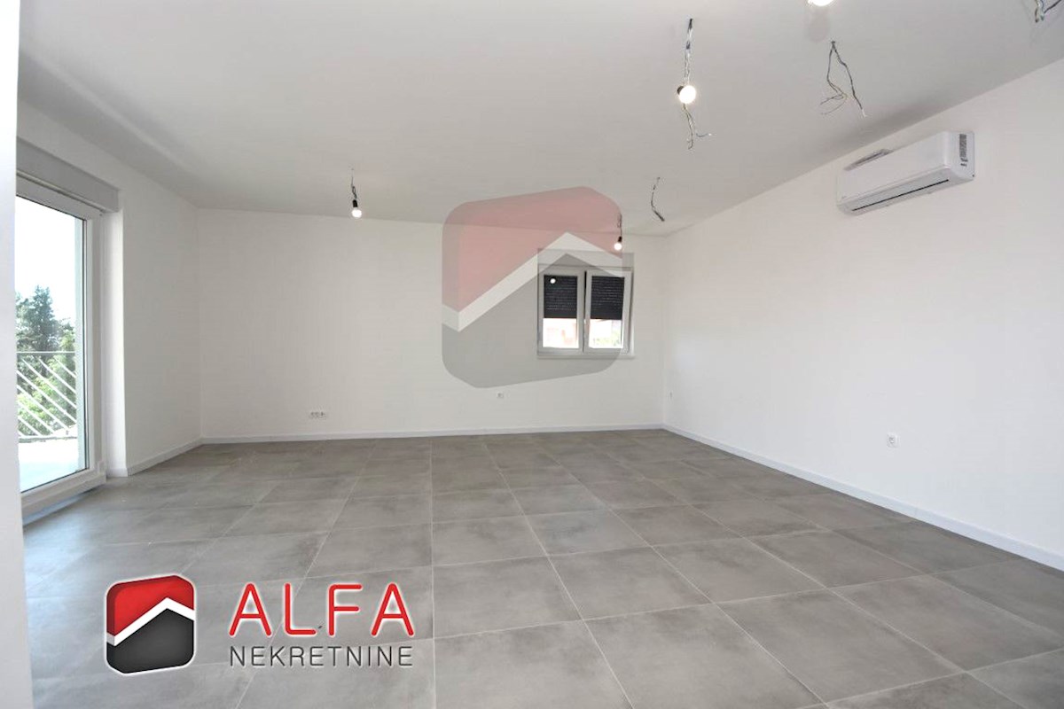 Hrvaška, Vodice, prodamo nov komforten trisobni apartma, prvo nadstropje ​