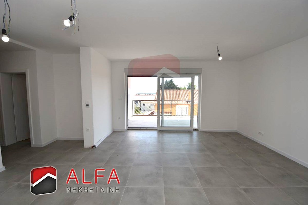 Hrvaška, Vodice, prodamo nov komforten trisobni apartma, prvo nadstropje ​