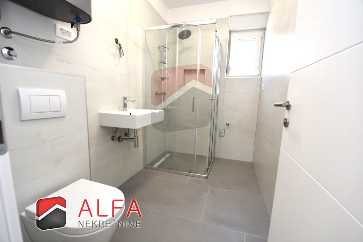 Hrvaška, Vodice, prodamo nov komforten trisobni apartma, prvo nadstropje ​