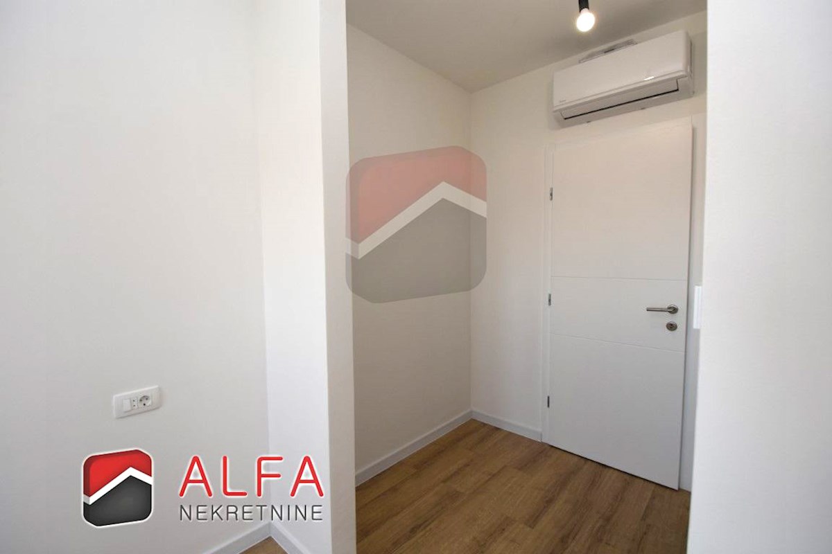 Hrvaška, Vodice, prodamo nov komforten trisobni apartma, prvo nadstropje ​