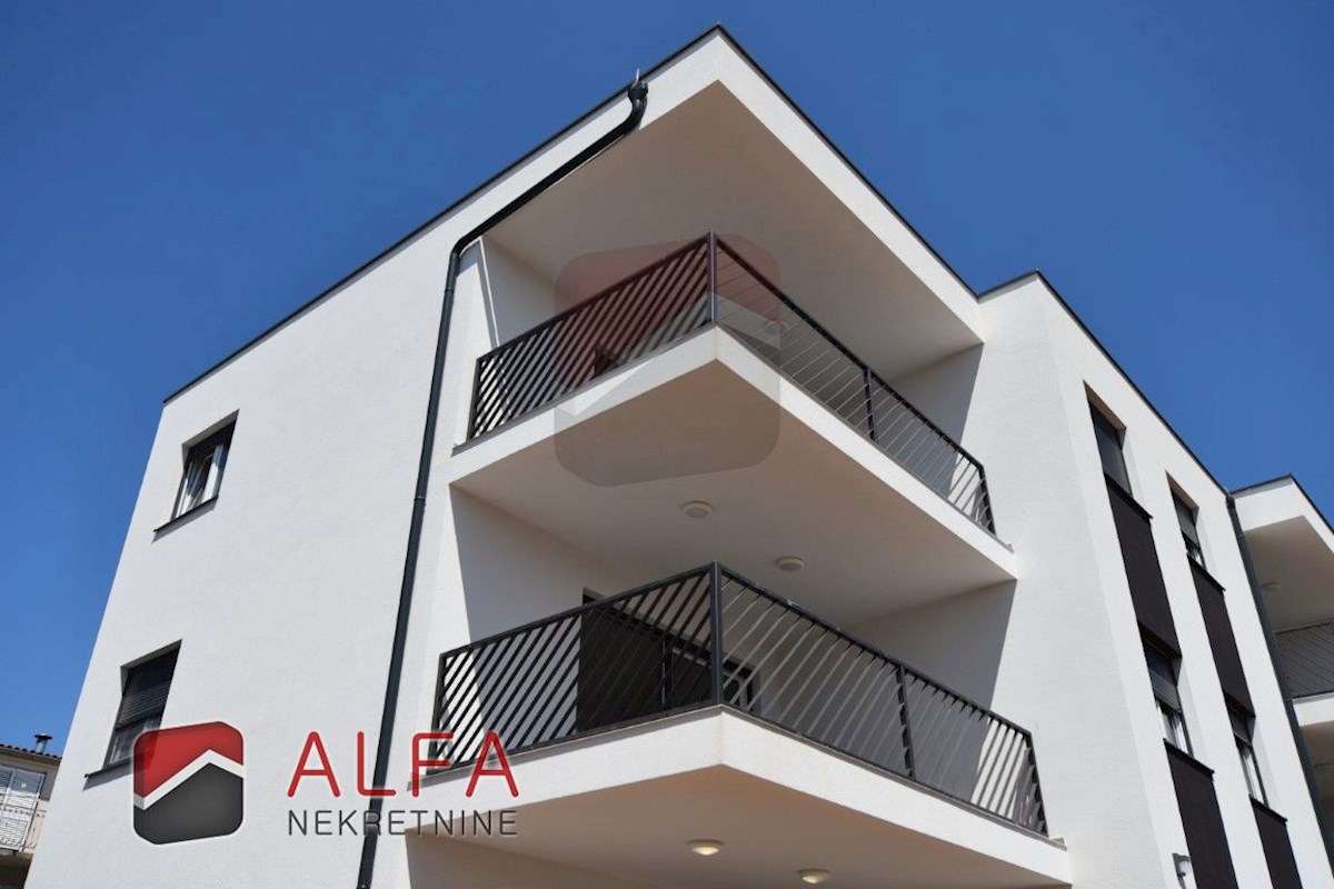 Hrvaška, Vodice, prodamo nov komforten trisobni apartma, prvo nadstropje ​