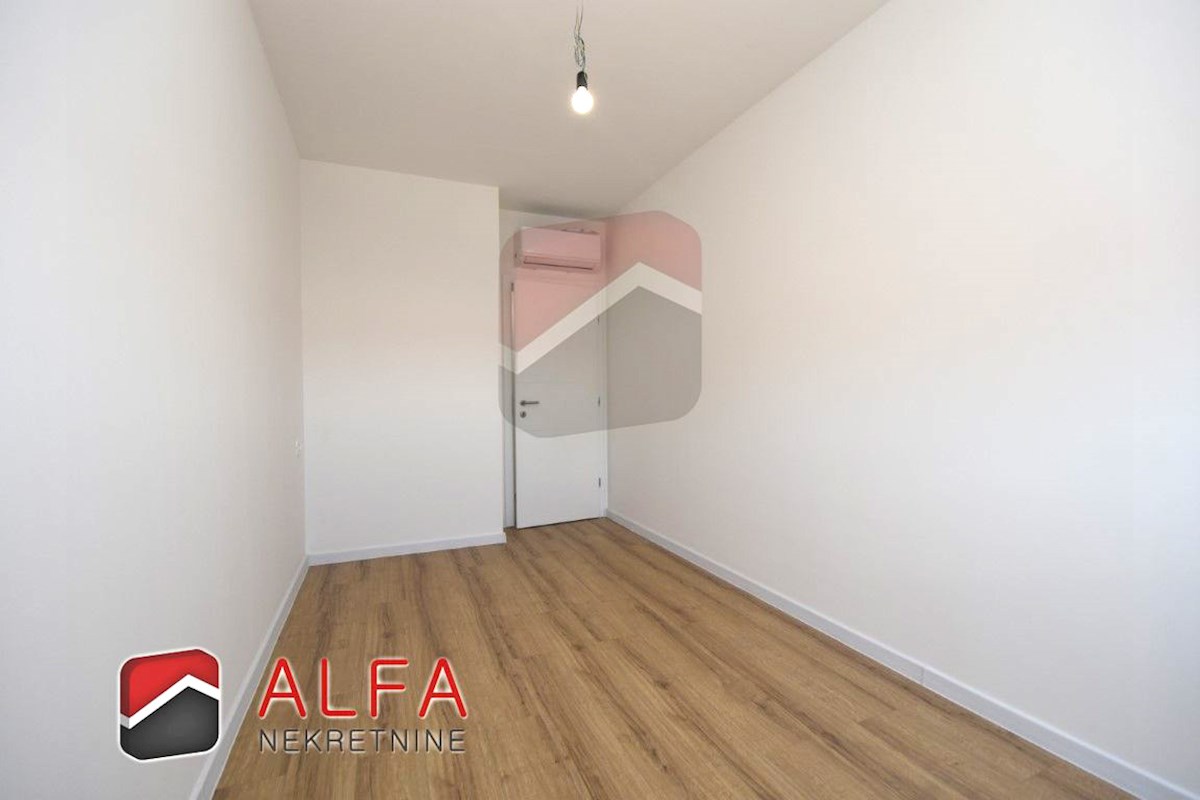 Hrvaška, Vodice, prodamo nov komforten trisobni apartma, prvo nadstropje ​