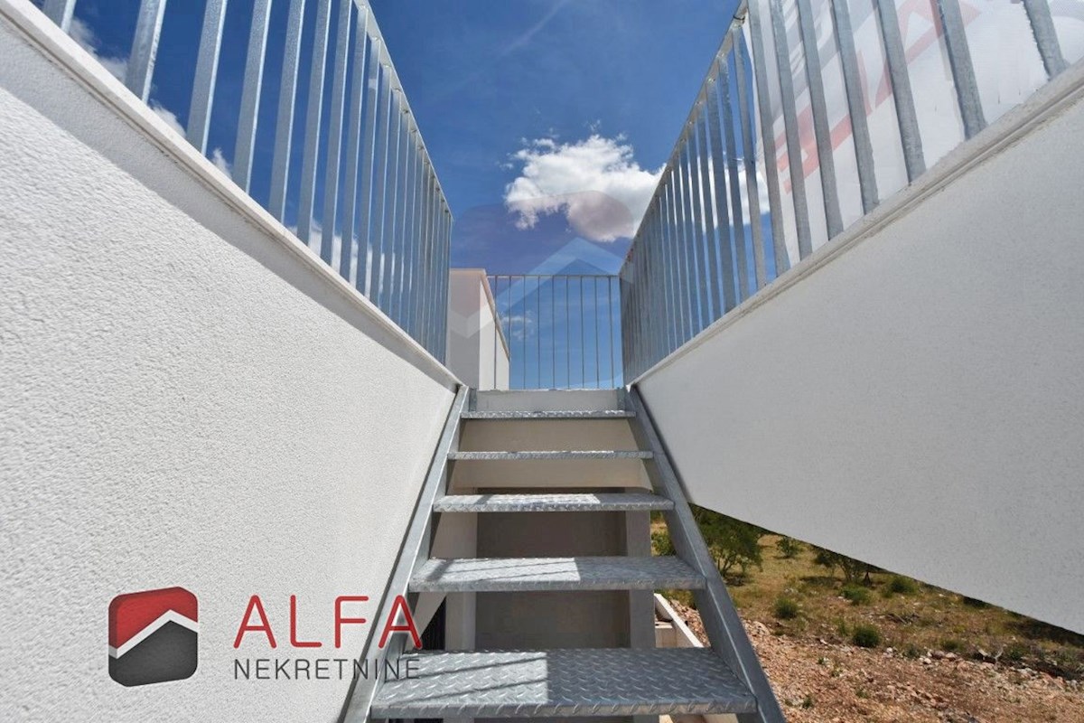 Hrvaška, Vodice, novogradnja, prodamo udobno stanovanje v prvem nadstropju + strešna terasa