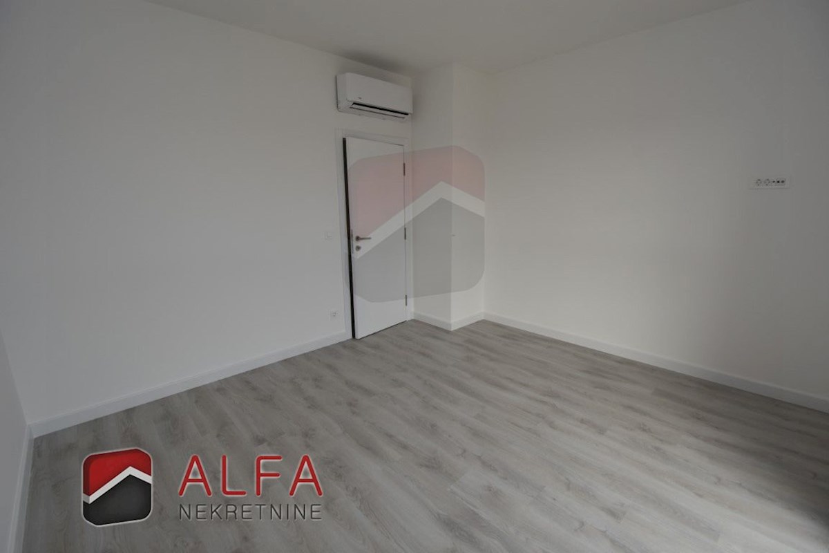 Hrvaška, Vodice, novogradnja, prodamo udobno stanovanje v prvem nadstropju + strešna terasa