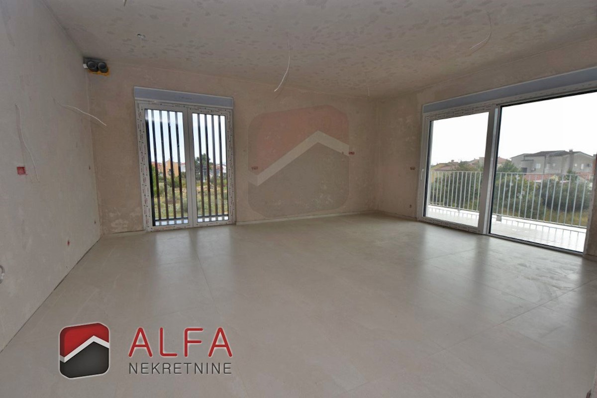 Hrvaška, Vodice, novogradnja, prodamo udobno stanovanje v prvem nadstropju + strešna terasa