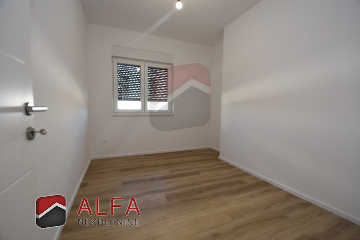 Hrvaška, Vodice, novogradnja, prodaja trisobni apartma, pritličje, vrt