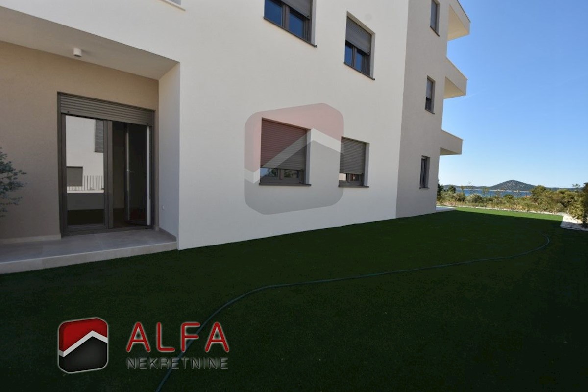 Hrvaška, Vodice, novogradnja, prodaja trisobni apartma, pritličje, vrt