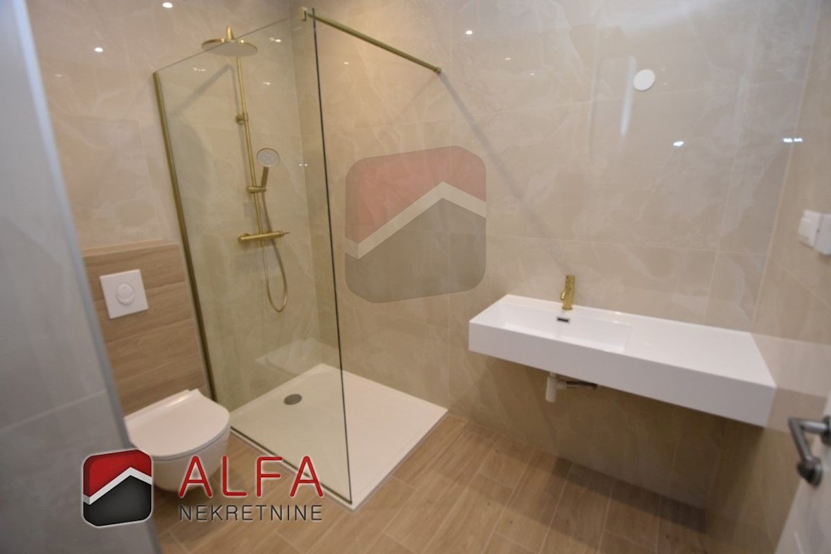 Hrvaška, Vodice, novogradnja, prodaja trisobni apartma, pritličje, vrt