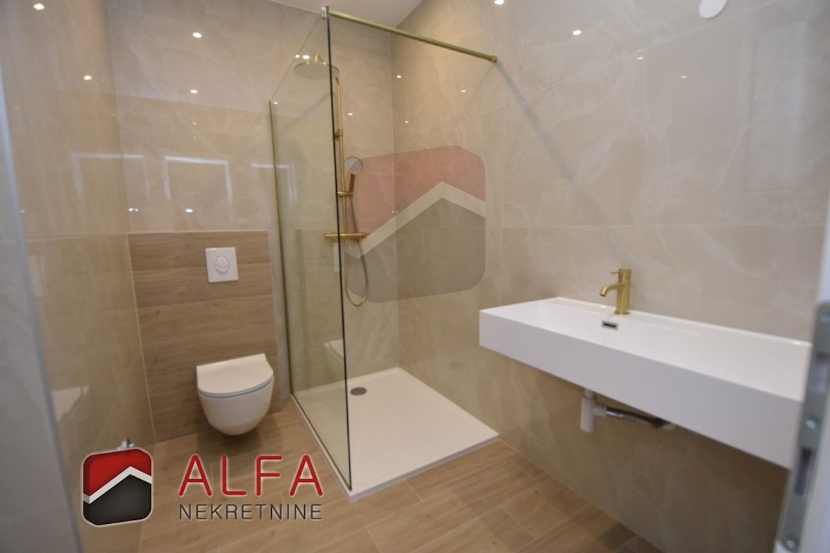 Hrvaška, Vodice, novogradnja, prodaja trisobni apartma, pritličje, vrt