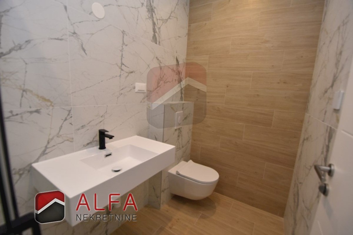 Hrvaška, Vodice, novogradnja, prodaja trisobni apartma, pritličje, vrt