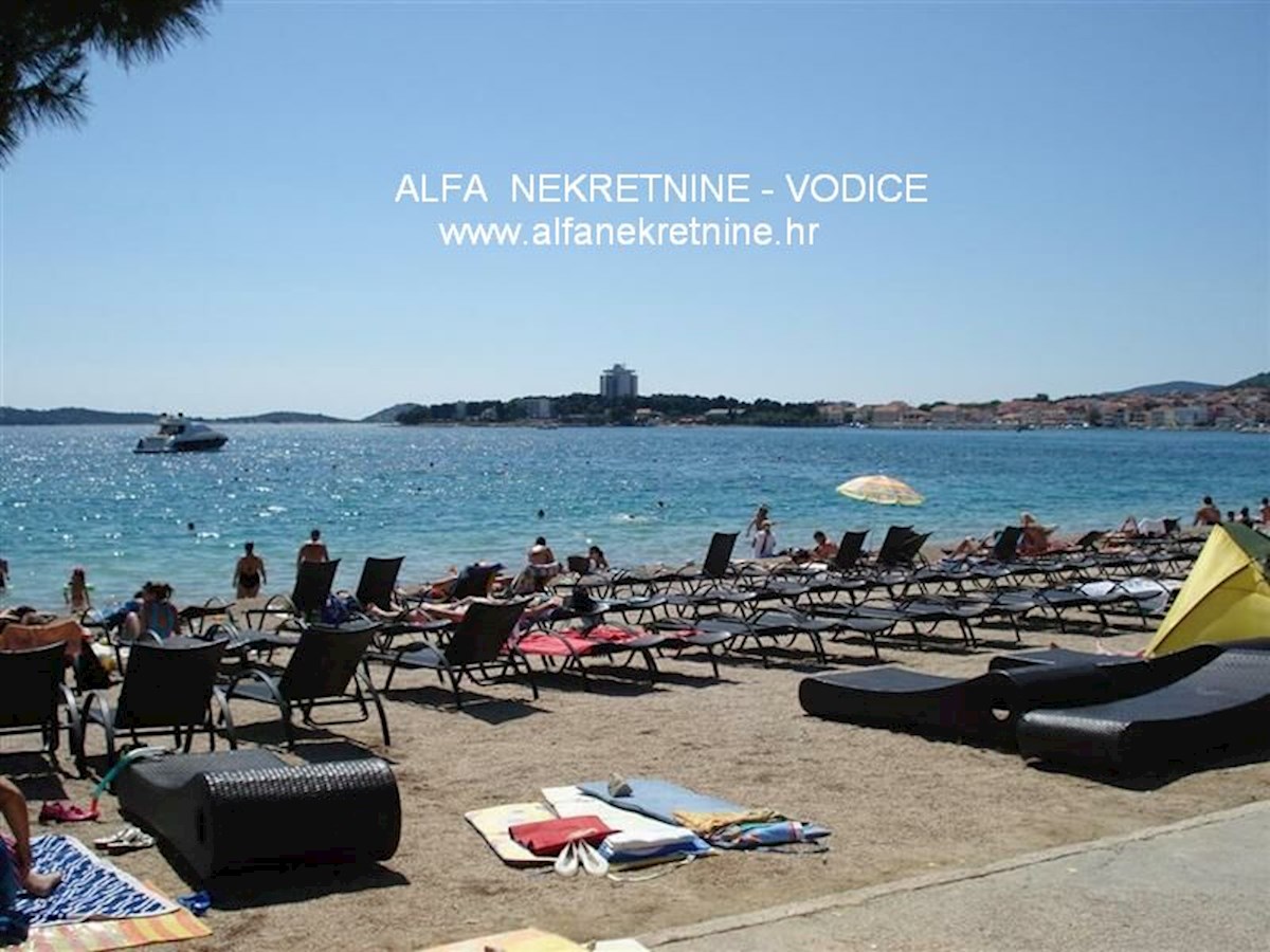 Hrvaška, Vodice, novogradnja, prodaja dupleks stanovanje z veliko teraso in pogledom na morje