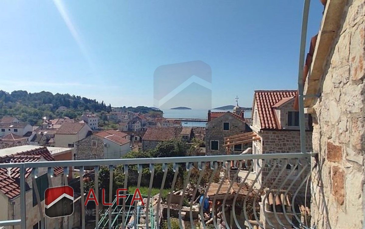 Hrvaška, otok Prvić, Šepurine, prodaja stara kamnita hiša s pogledom na morje