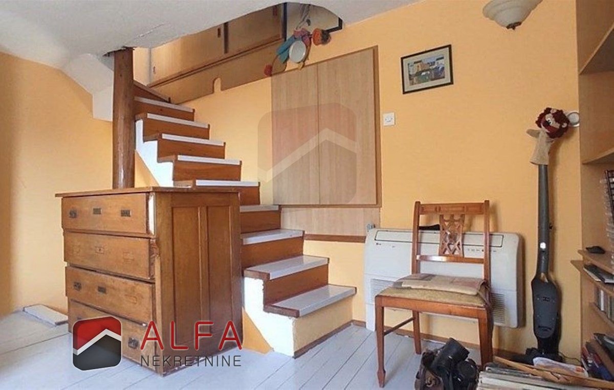 Hrvaška, otok Prvić, Šepurine, prodaja stara kamnita hiša s pogledom na morje