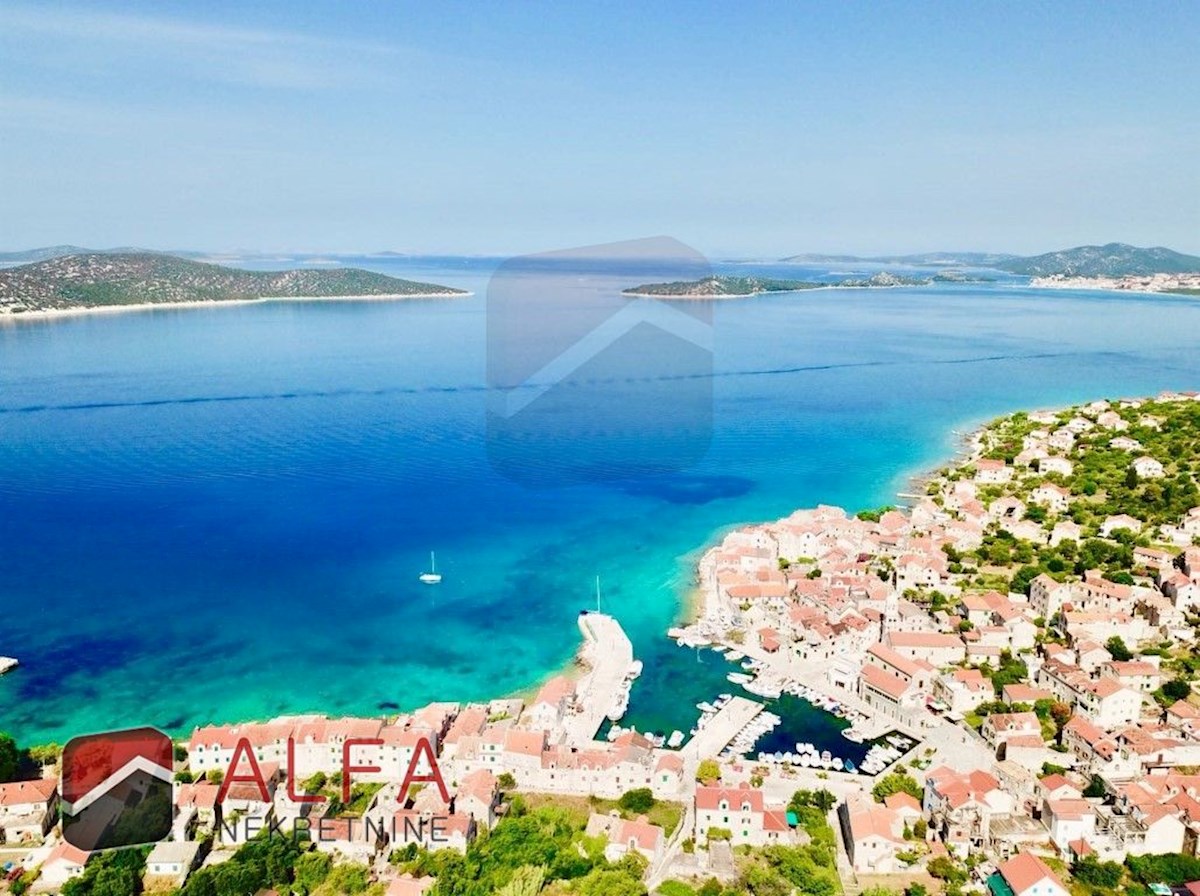 Hrvaška, otok Prvić, Šepurine, prodaja stara kamnita hiša s pogledom na morje