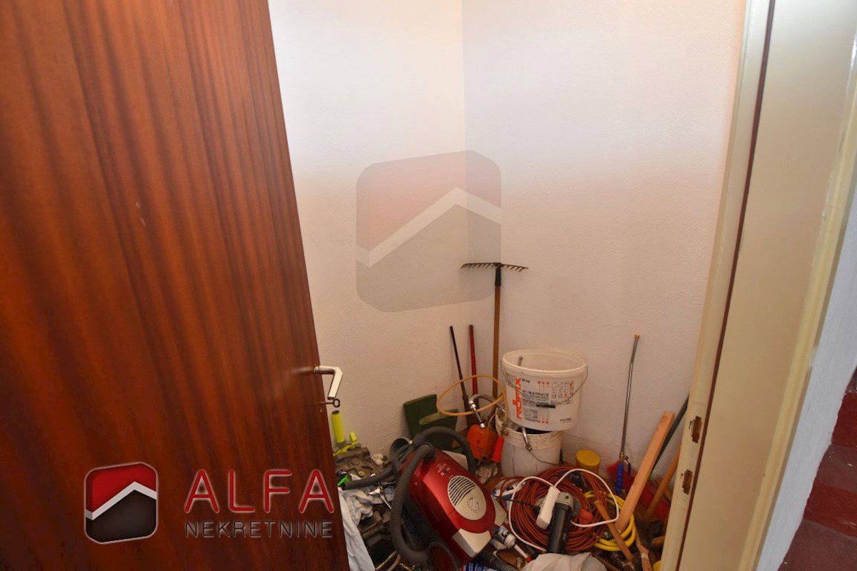 Vodice – prodaja poslovni prostor na odlični lokaciji v središču mesta