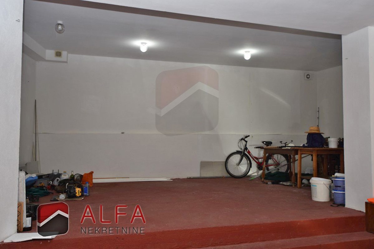 Vodice – prodaja poslovni prostor na odlični lokaciji v središču mesta