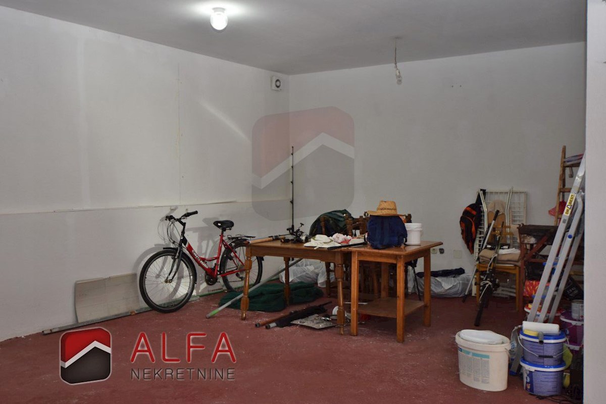 Vodice – prodaja poslovni prostor na odlični lokaciji v središču mesta