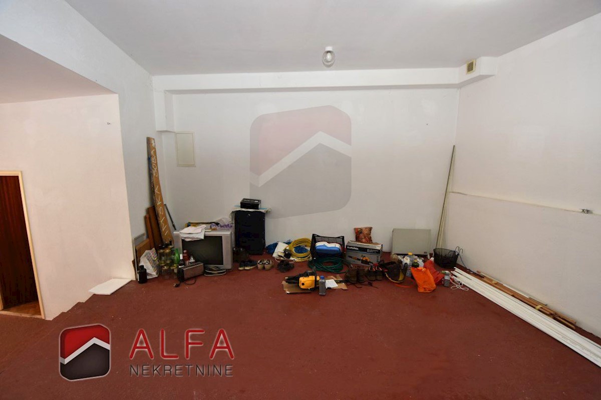 Vodice – prodaja poslovni prostor na odlični lokaciji v središču mesta