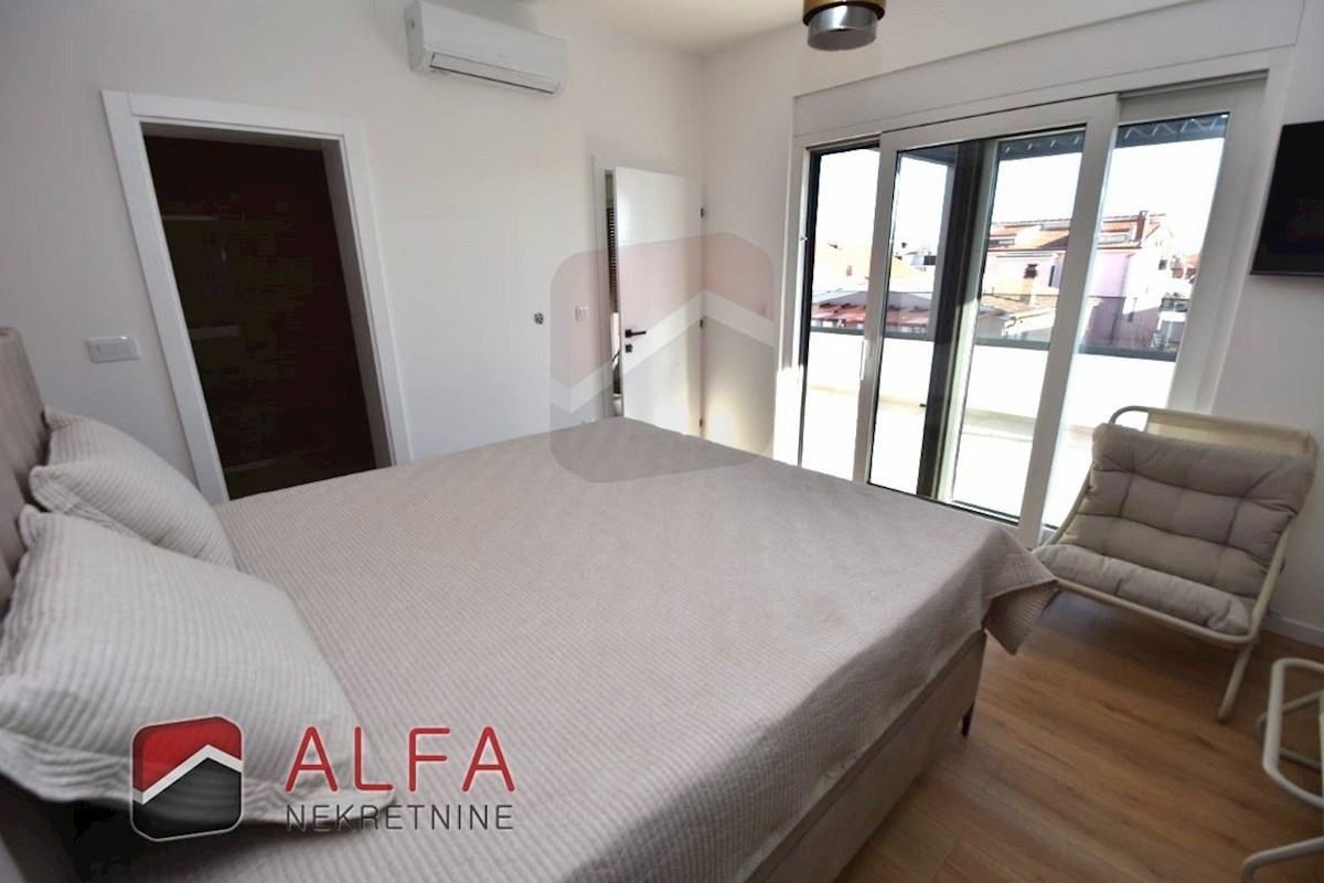 Hrvaška, Vodice, Srima, prodaja nova opremljena polpritlična hiša, blizu morja