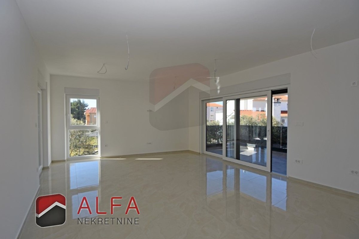 Hrvaška, Vodice – prodaja novo udobno stanovanje, prvo nadstropje, talno ogrevanje