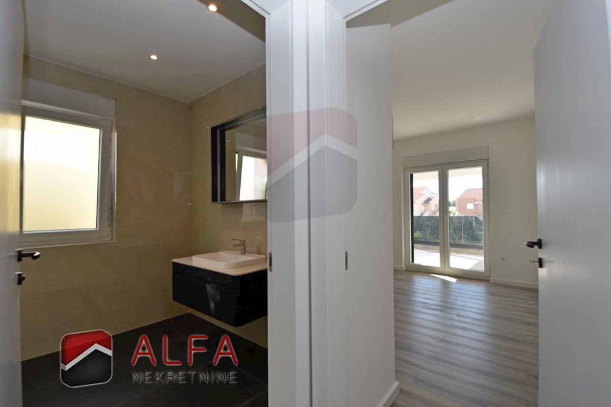 Hrvaška, Vodice – prodaja novo udobno stanovanje, prvo nadstropje, talno ogrevanje