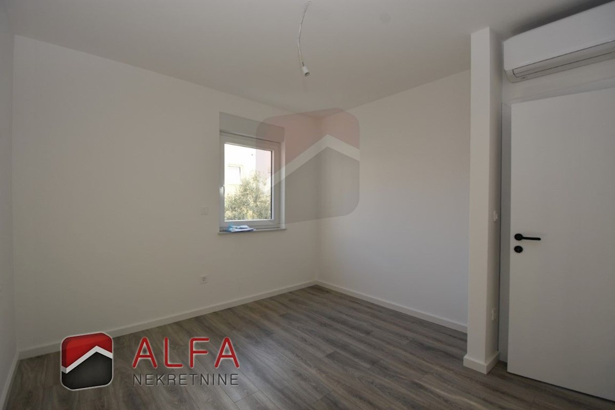 Hrvaška, Vodice – prodaja novo udobno stanovanje, prvo nadstropje, talno ogrevanje