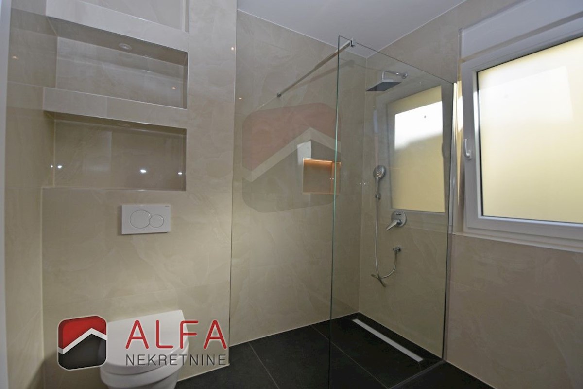 Hrvaška, Vodice – prodaja novo udobno stanovanje, prvo nadstropje, talno ogrevanje