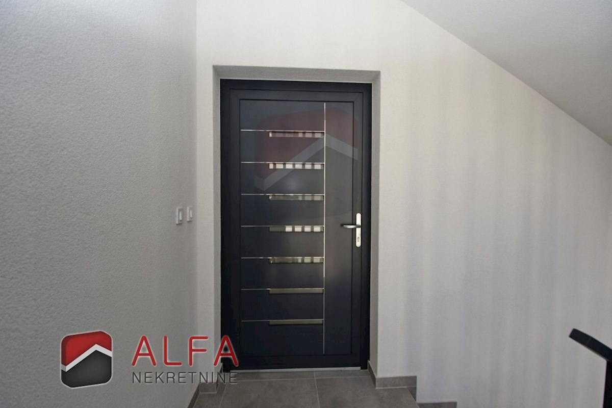 Hrvaška, Vodice – prodaja novo udobno stanovanje, prvo nadstropje, talno ogrevanje