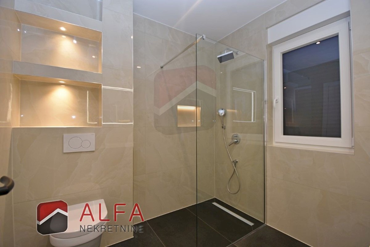 Hrvaška, Vodice – prodaja novo udobno stanovanje, pritličje, vrt, talno ogrevanje