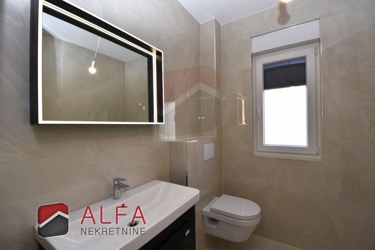 Hrvaška, Vodice – prodaja novo udobno stanovanje, pritličje, vrt, talno ogrevanje