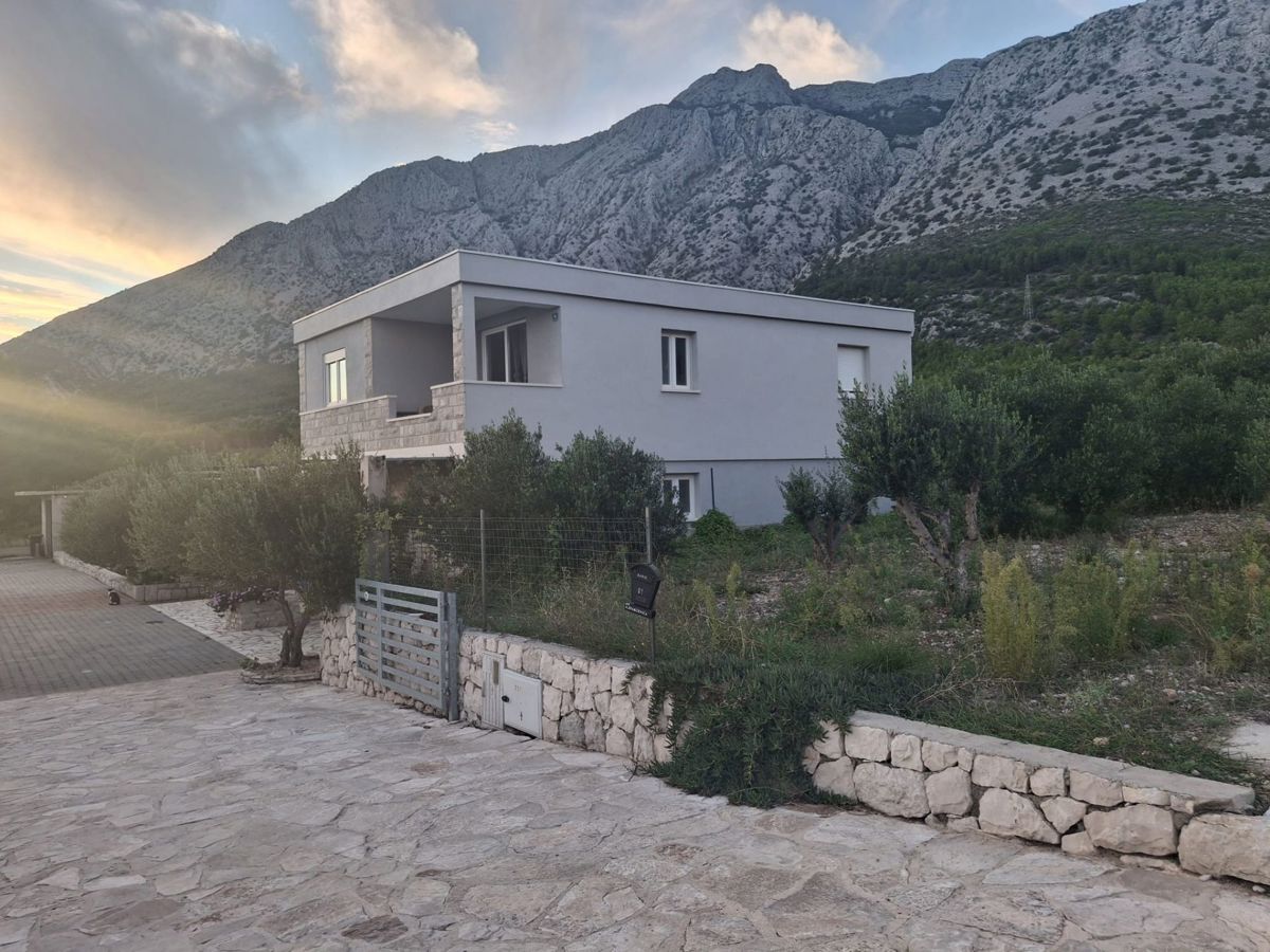Hiša v mirnem okolju, pogled na morje, blizu Orebića