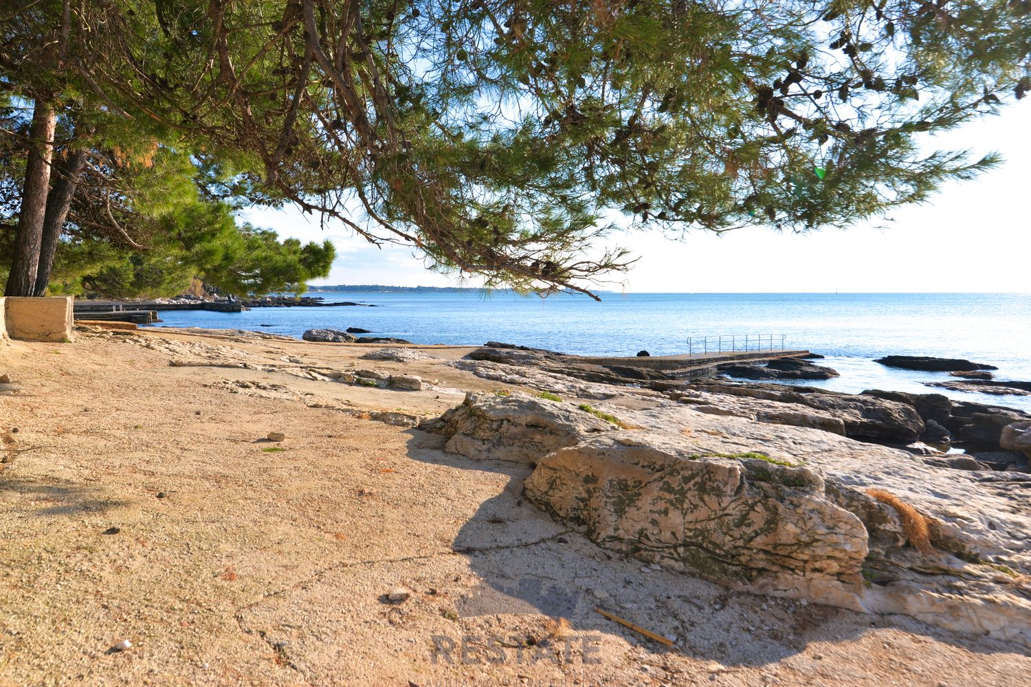 ZEMLJIŠČE - TURISTIČNA NAMEMBNOST - OB MORJU - S POGLEDOM NA MORJE