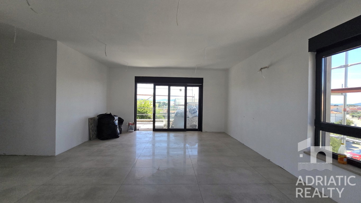 Tribunj, sodoben dvosoben stanovanje z dvema parkirnima mestoma, pogled na morje