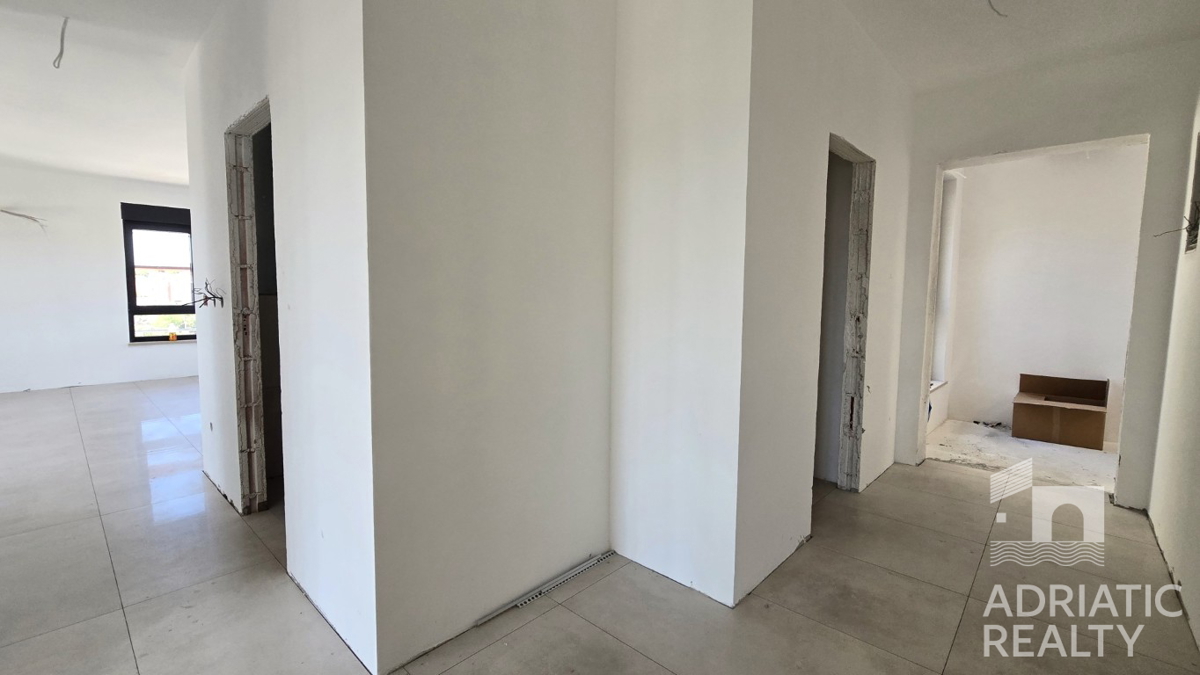 Tribunj, sodoben dvosoben stanovanje z dvema parkirnima mestoma, pogled na morje