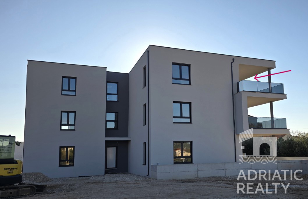 Tribunj, sodoben dvosoben stanovanje z dvema parkirnima mestoma, pogled na morje