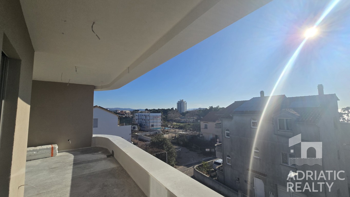 Vodice, stan na odlični lokaciji, 2 minute hoje do Modre plaže